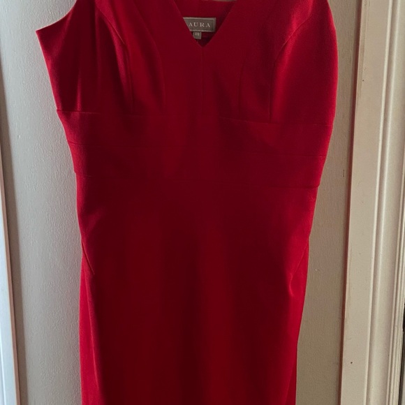 Laura Dress Sz 12 Red knee length - Picture 6 of 7